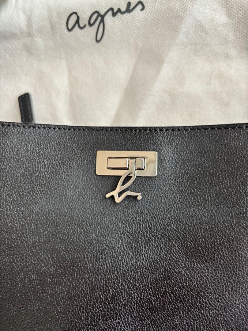agnès b. ブラックレザーショルダーバッグ　ターンロック　ロゴ金具　美品