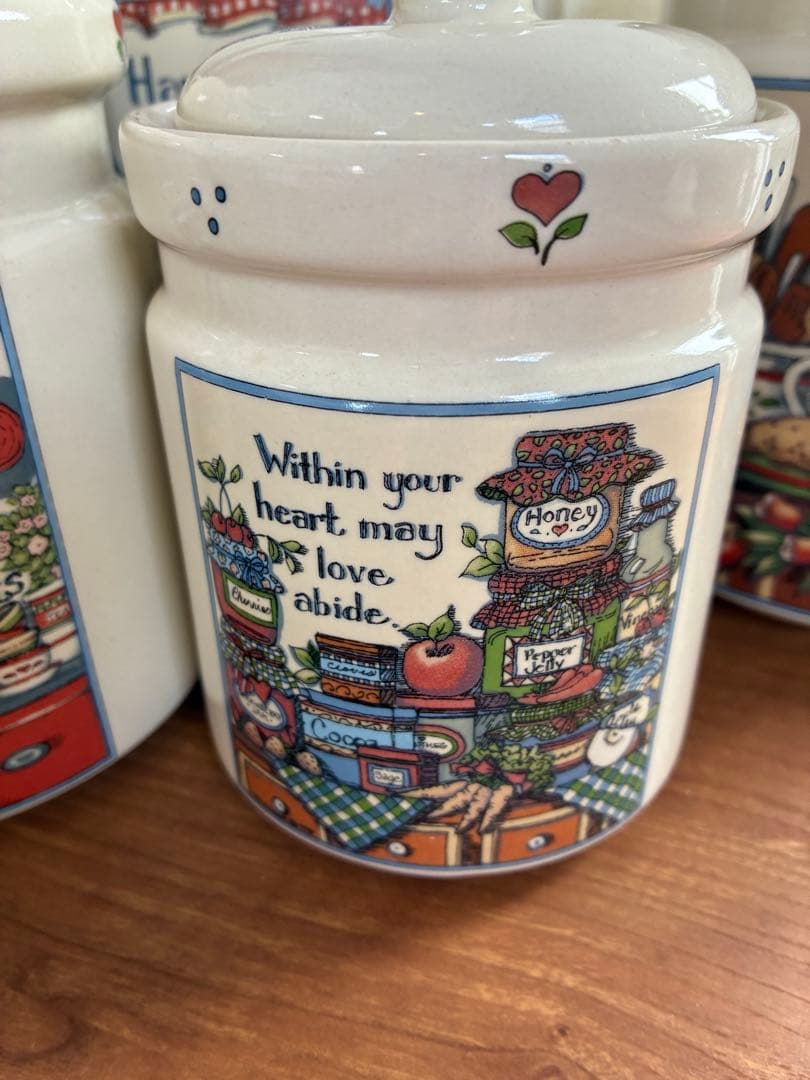 カントリー調　陶器キャニスター 4点セット