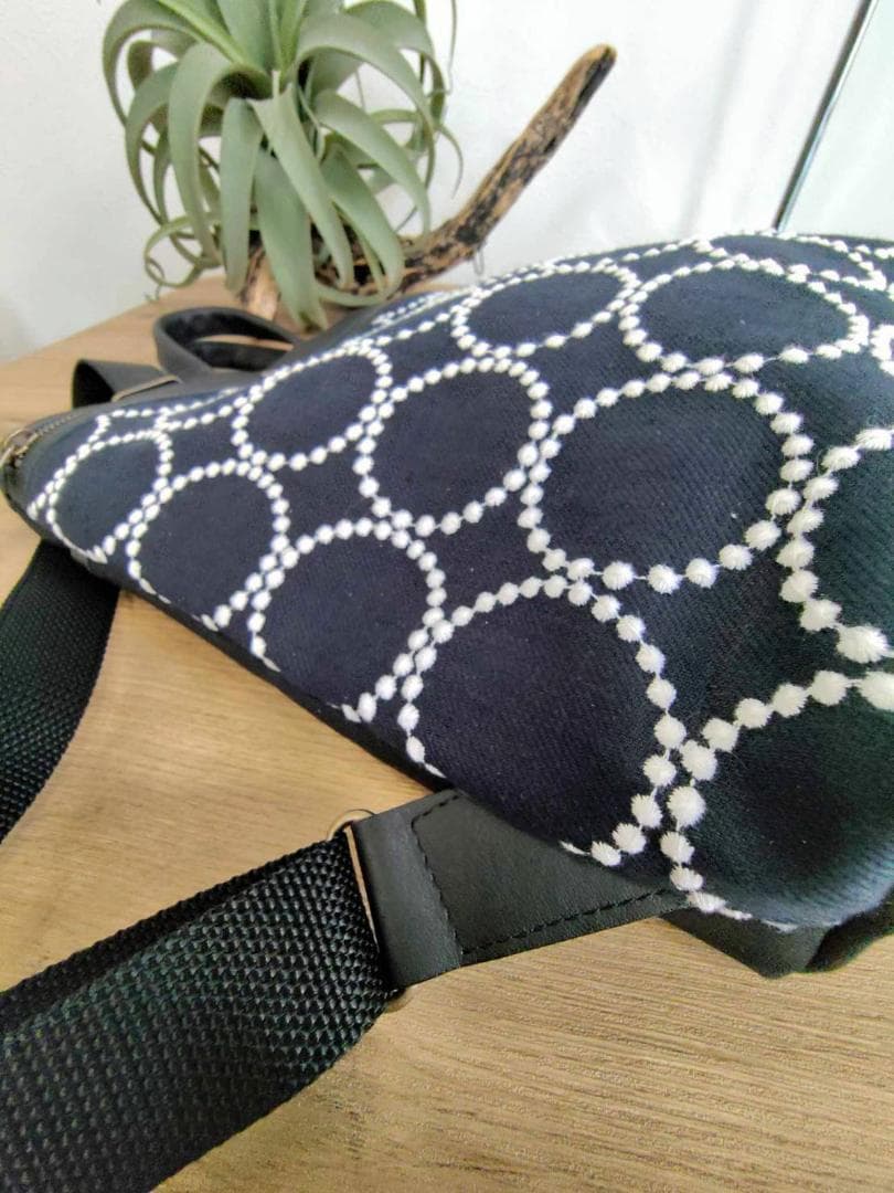 【やま様】/2025tambourineタンバリンネイビー×白/牛革A4トー