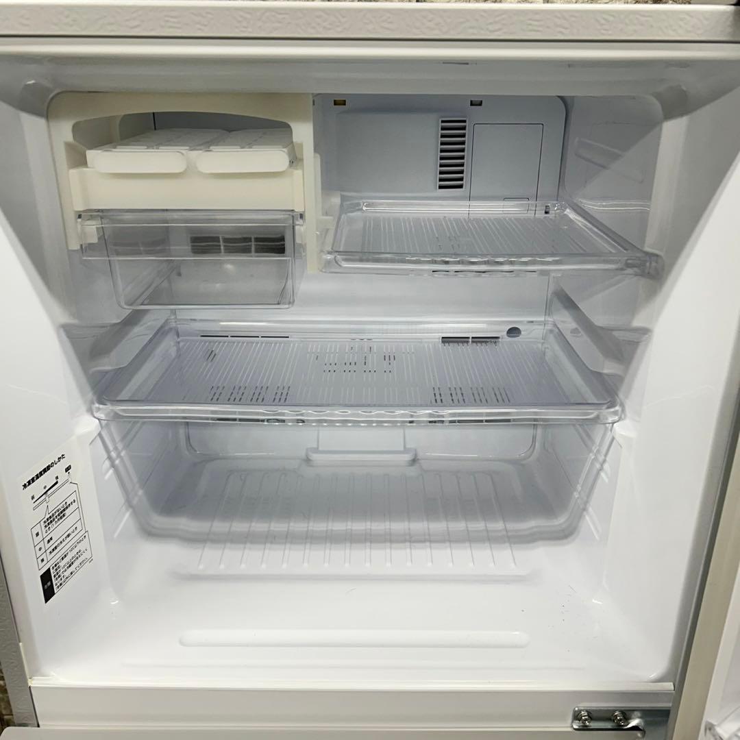 809シャープ　中型　冷蔵庫　225L 小型　一人暮らし　右開き　1〜3人暮らし