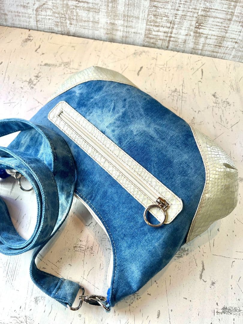 ロラライハリス♡ライトブルーWデニム本革コラボ♡刺繍の三日月ショルダーバッグ♡