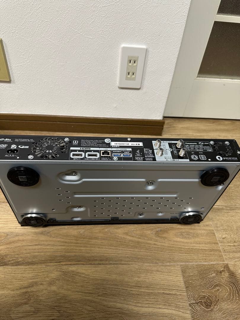 パナソニックのブルーレイディスク・レコーダーDMR-4X1000 2021年製