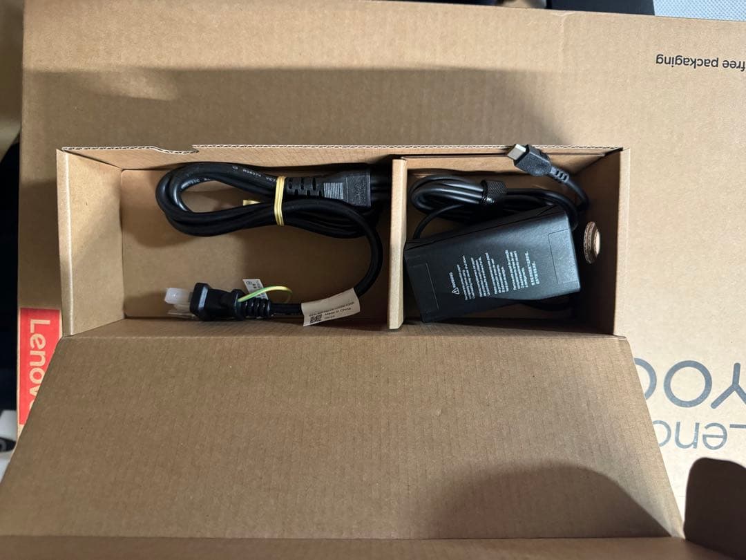 【新品同様】Yoga Slim 7i Aura Edition Gen9