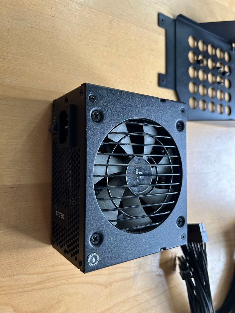 Corsair SF750 750W モジュラー電源ユニット