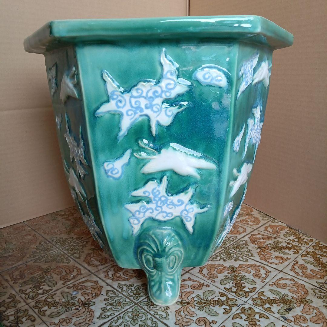 信楽焼　植木鉢　六角足付き抜き絵