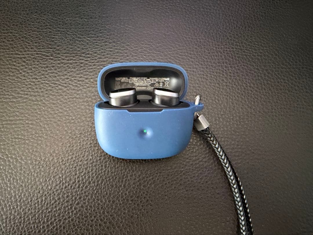 Bowers & Wilkins ワイヤレスイヤホン Pi8