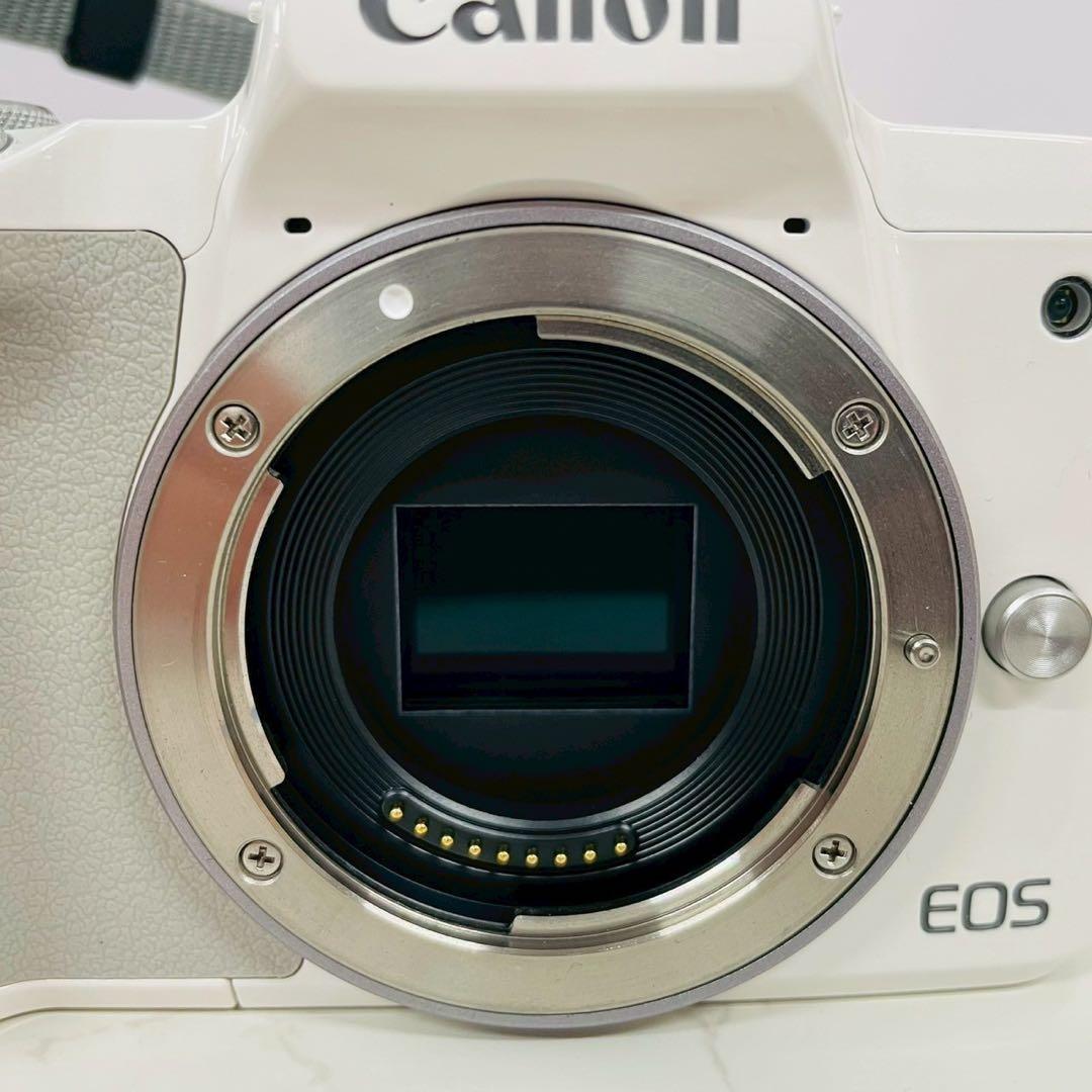 Canon EOS Kiss M EF-M15-45 IS STM レンズキット