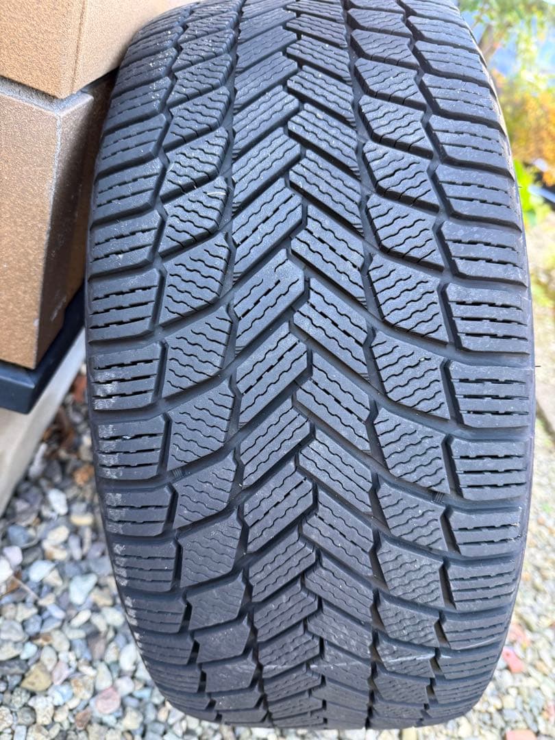 ①メルセデスE300用245/45 R18 ミシュランスタッドレスMAKホイール