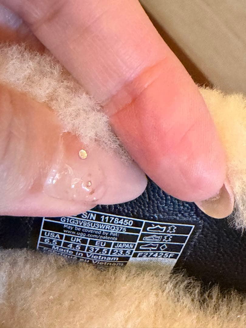 UGG 黒 ムートン中敷き　パンプス　ゾラ