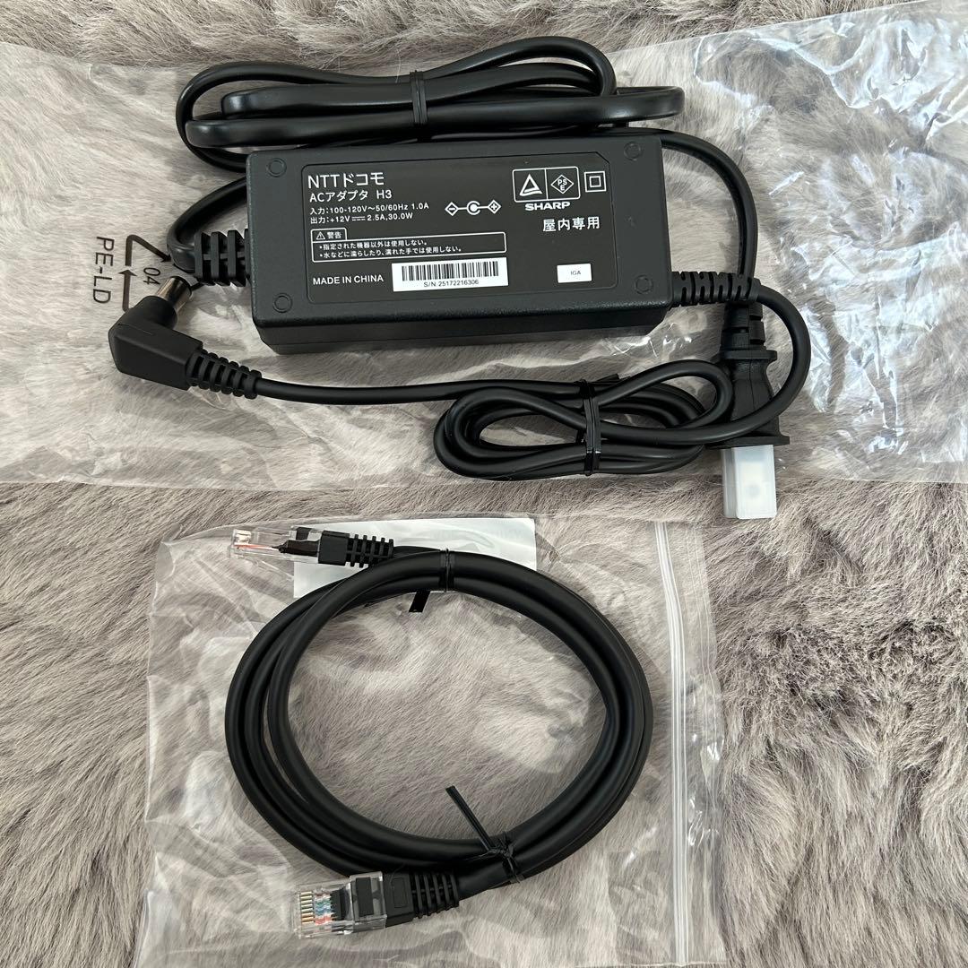 docomo  5G SHARP HR02 Wi-Fiルーター グレー