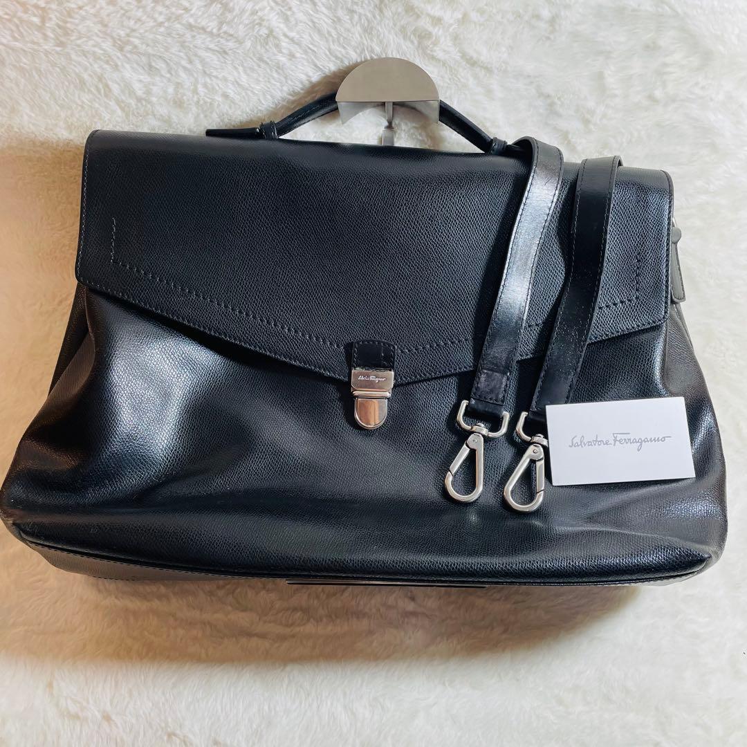 《美品》Salvatore Ferragamoレザー 2WAY ビジネスバッグ