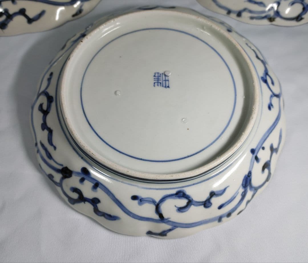 萩唐草七寸皿　三枚　古伊万里