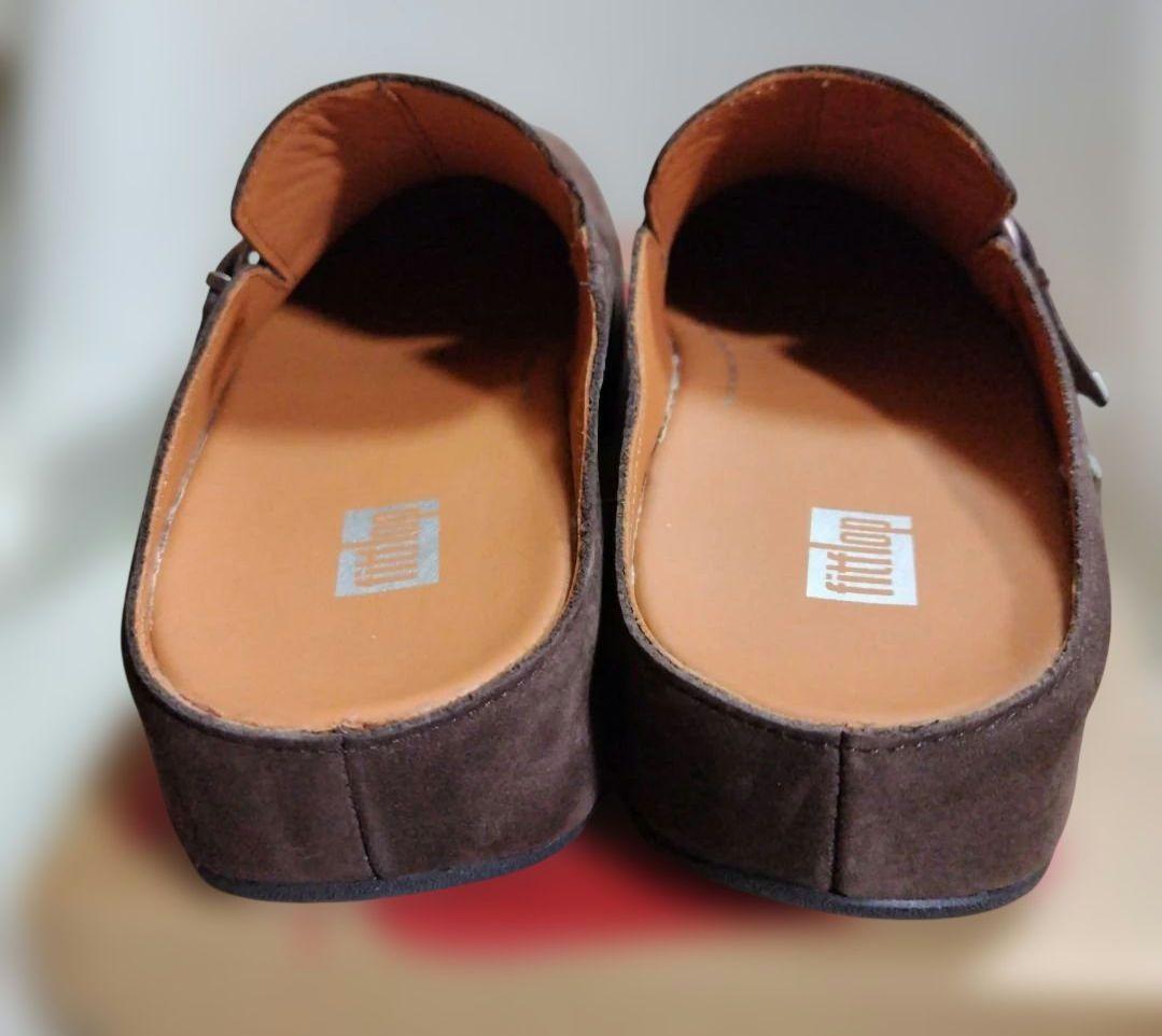 靴 SHUV BUCKLE-STRAP NUBUCK CLOGS