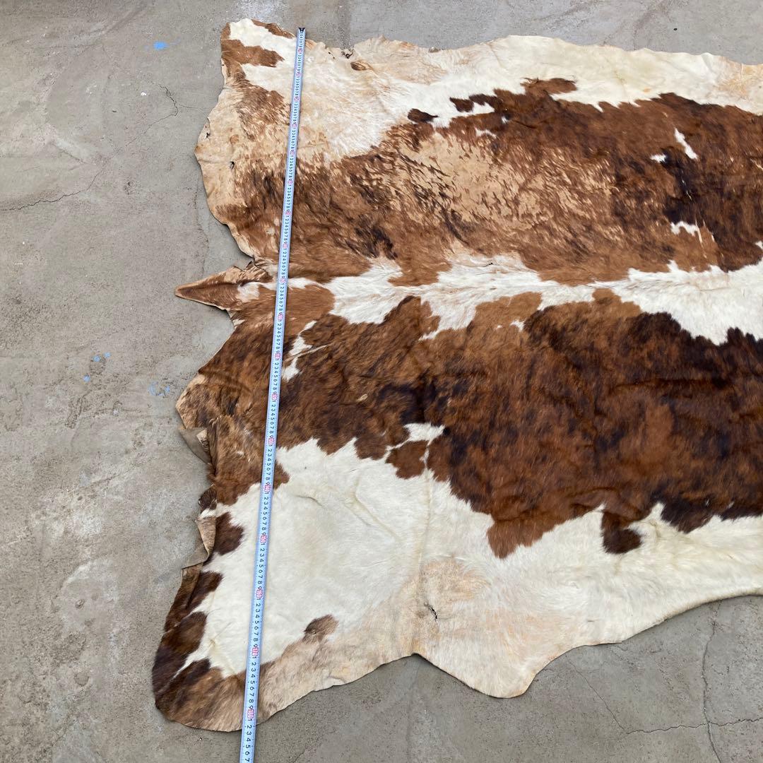 コ*中様 一頭分 牛革 本革 毛皮ラグ ハラコ カウラグ 約230×170cm
