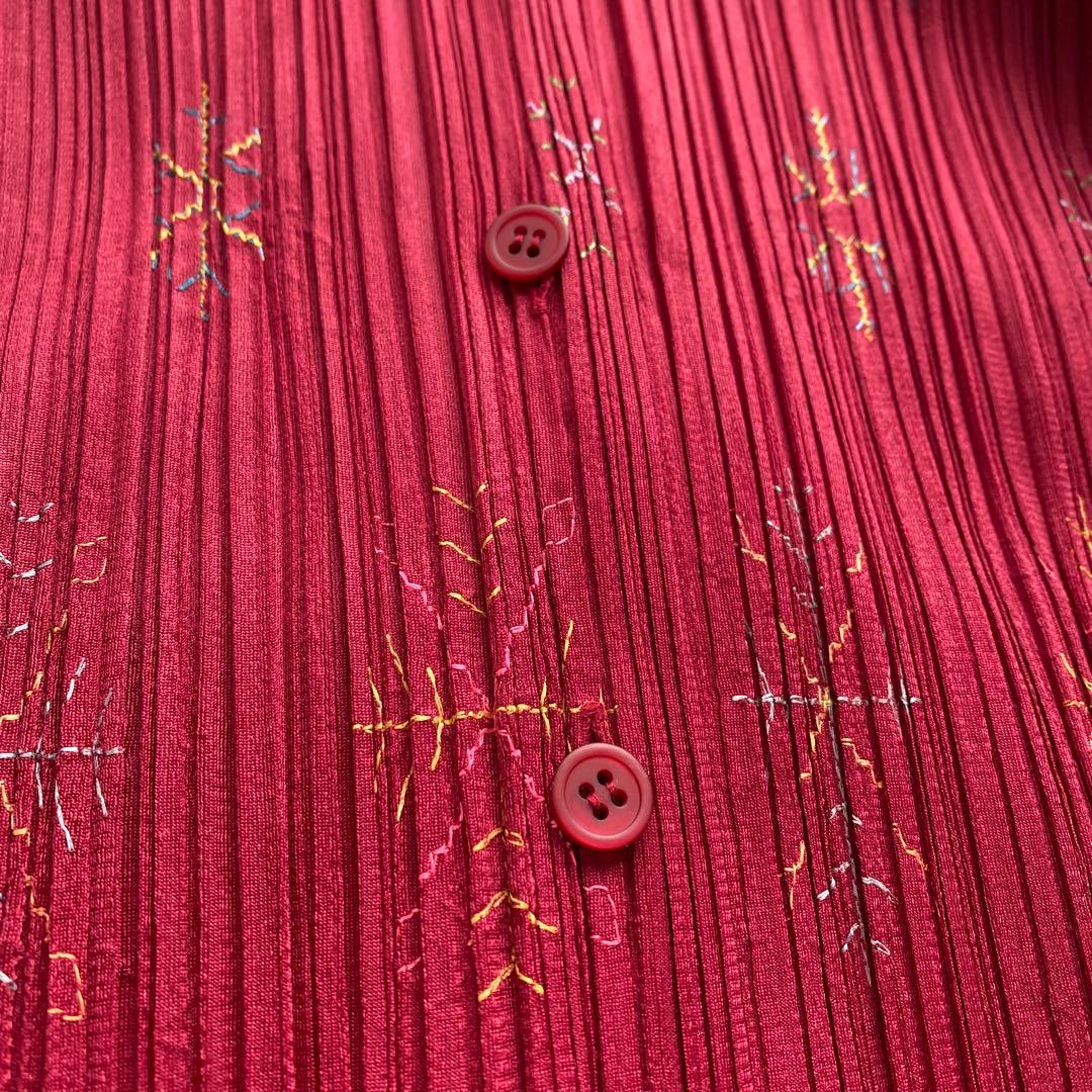 美品タグ付き　プリーツプリーズ　ブラウス　リボン　赤　ボタン　ボルドー　L