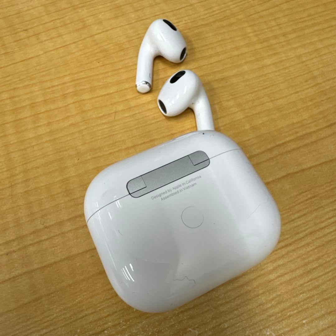 Apple AirPods 第3世代 ホワイト 充電ケース付き