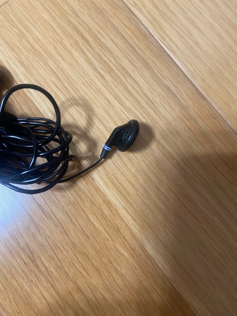 希少高音質SONY】MDR-E252世界初 インナーイヤー 型 ヘッドホン美品)