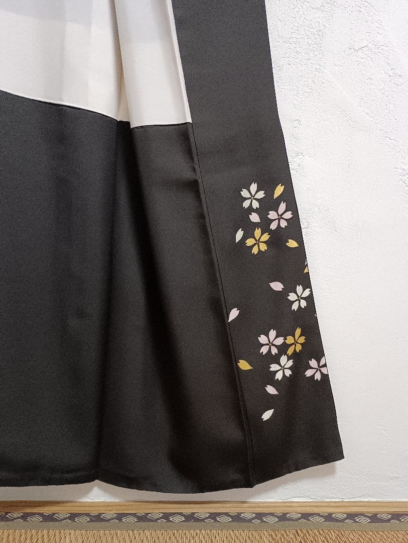 ☆スプリング様☆花柳流　羽二重　黒紋付き　五つ紋　宝尽くし　揃い帯セット