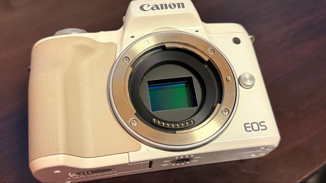 Canon EOS Kiss M ダブルレンズキット ホワイト