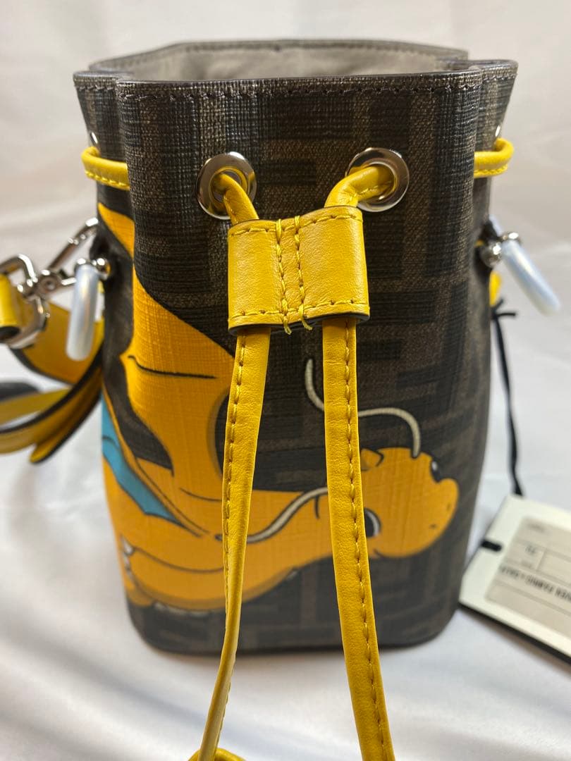 じ*ん様 新品！完売品！フェンディxフラグメントxポケモン 2way 巾着ショル