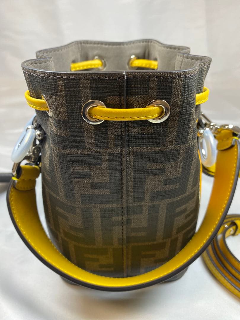 じ*ん様 新品！完売品！フェンディxフラグメントxポケモン 2way 巾着ショル