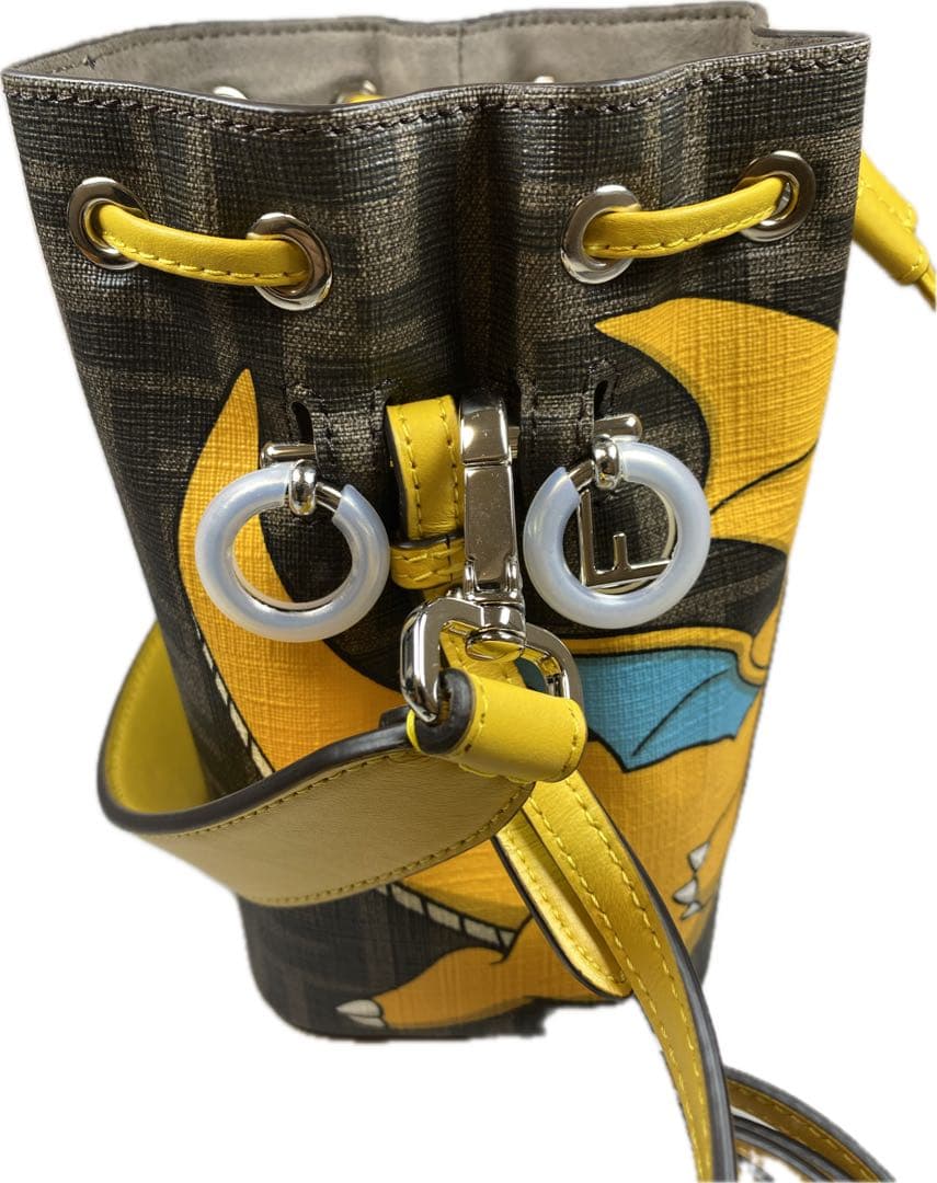 じ*ん様 新品！完売品！フェンディxフラグメントxポケモン 2way 巾着ショル