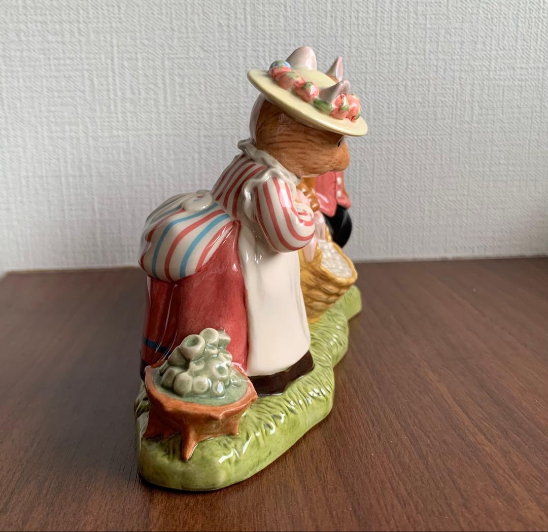 ブランブリーヘッジ きのこ取りへ出発 フィギュリン 置物