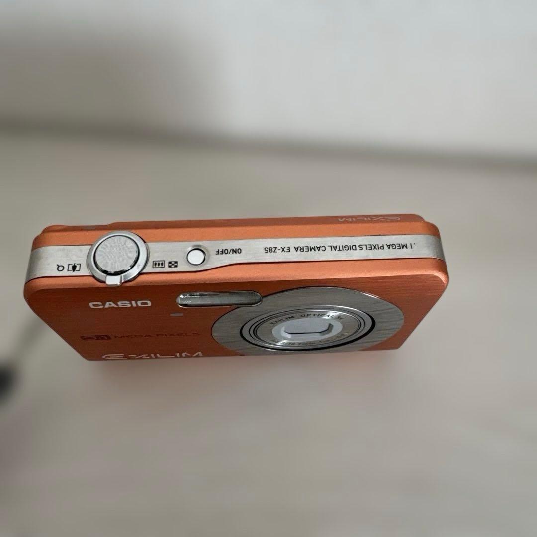CASIO EXILIM 9.1メガピクセル コンパクトデジタルカメラ　オレンジ