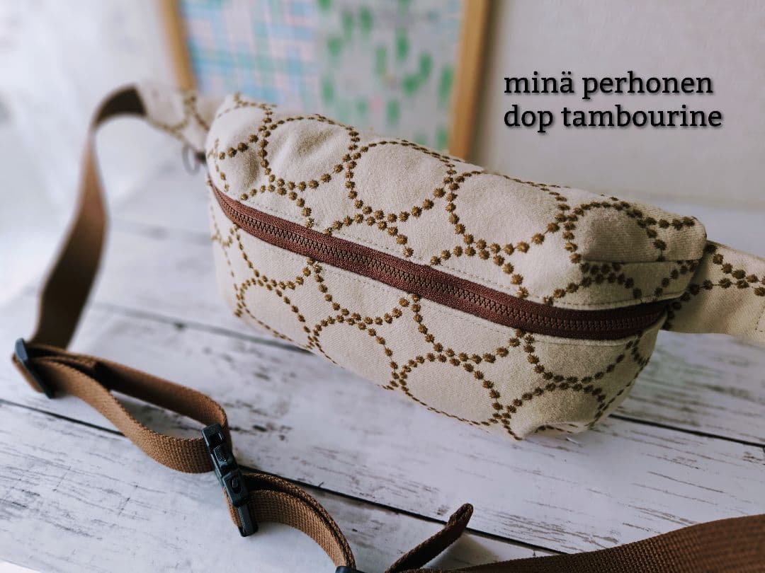 ミナペルホネン dop タンバリン ecru ボディバッグ ウエストバッグ