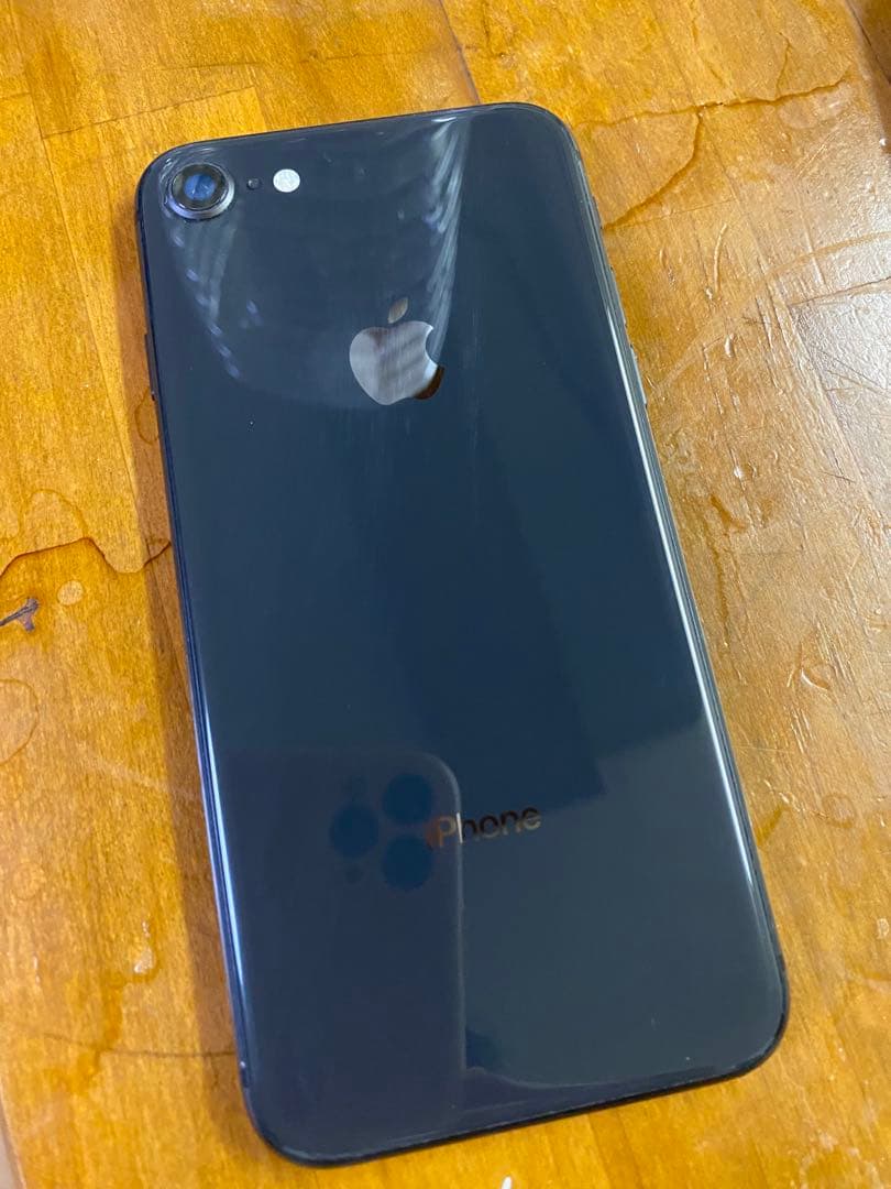 iphone 8 SIMロックあり