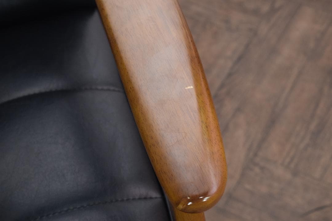 展示品　カリモク60 Kチェア スタンダードブラック　 W36170BW　19A