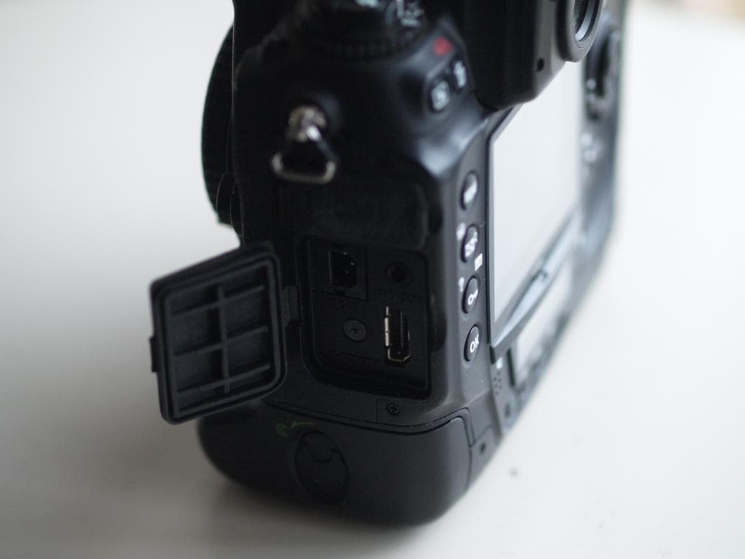 パ*コ様 Nikon D3X ACアダプター,L型ブラケット付