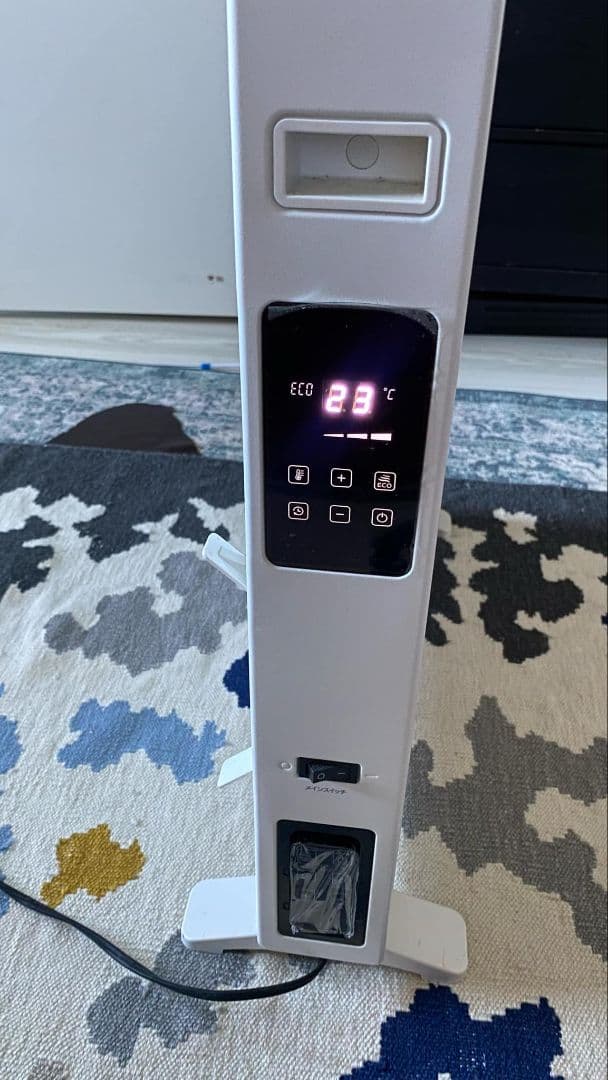 ホワイト スリムデザイン 電気ヒーター エスケイジャパ。