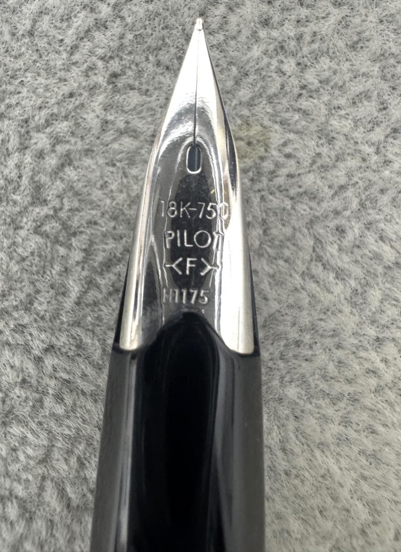 ★未使用品★ PILOT　万年筆　エリート 18K/750　H1175　<F>