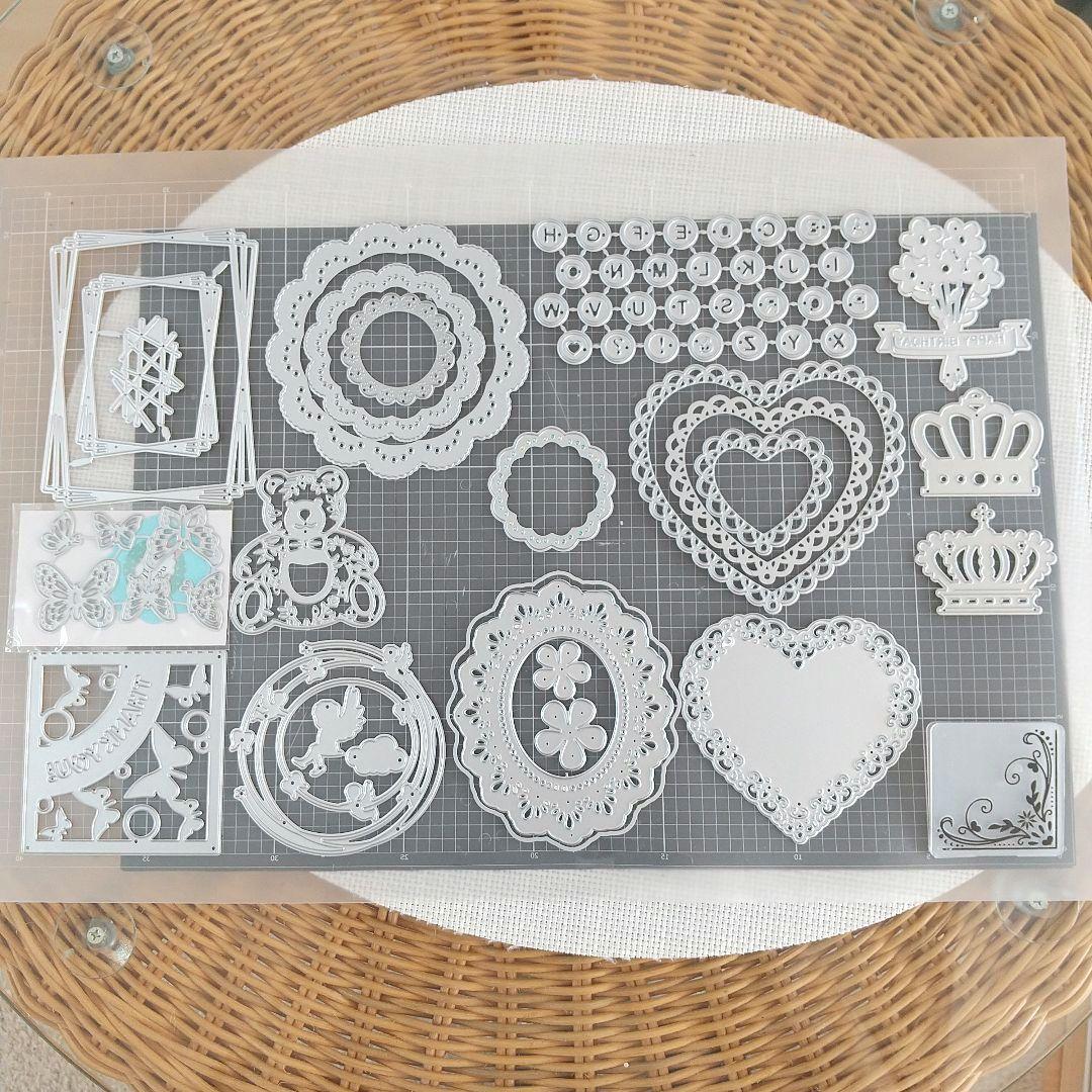 土日限定SALE♥️＊ダイカットマシンと27種カッティングダイ・エンボスセット＊