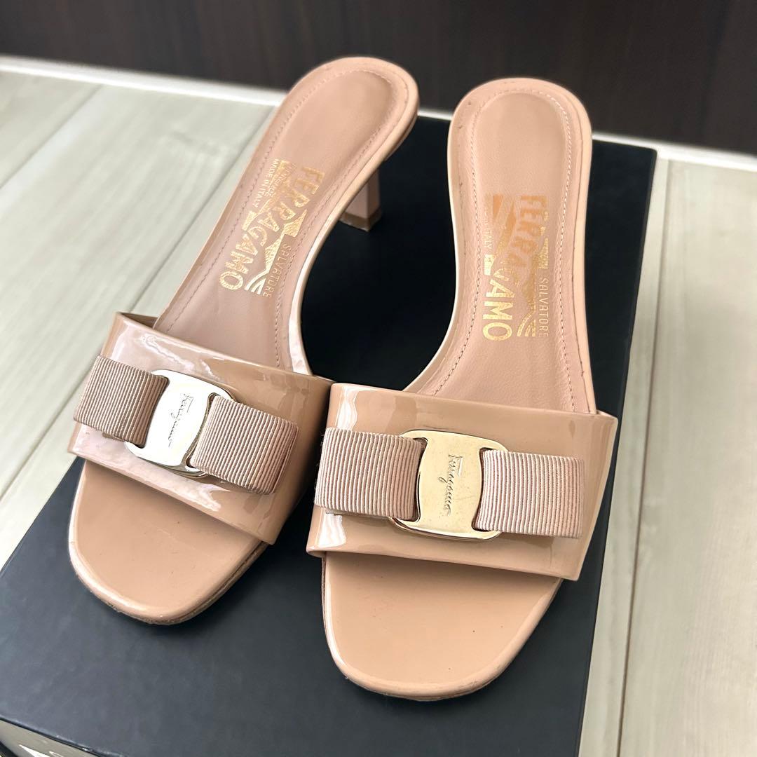 サルヴァトーレ フェラガモ サンダル ミュール ヴァラリボン 23cm