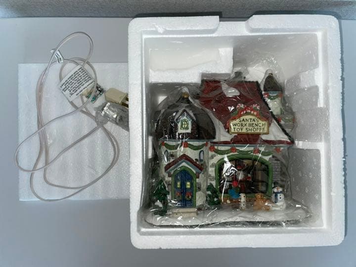 ミニチュア　ドールハウス　ライト　　　　　「サンタのおもちゃ工房」