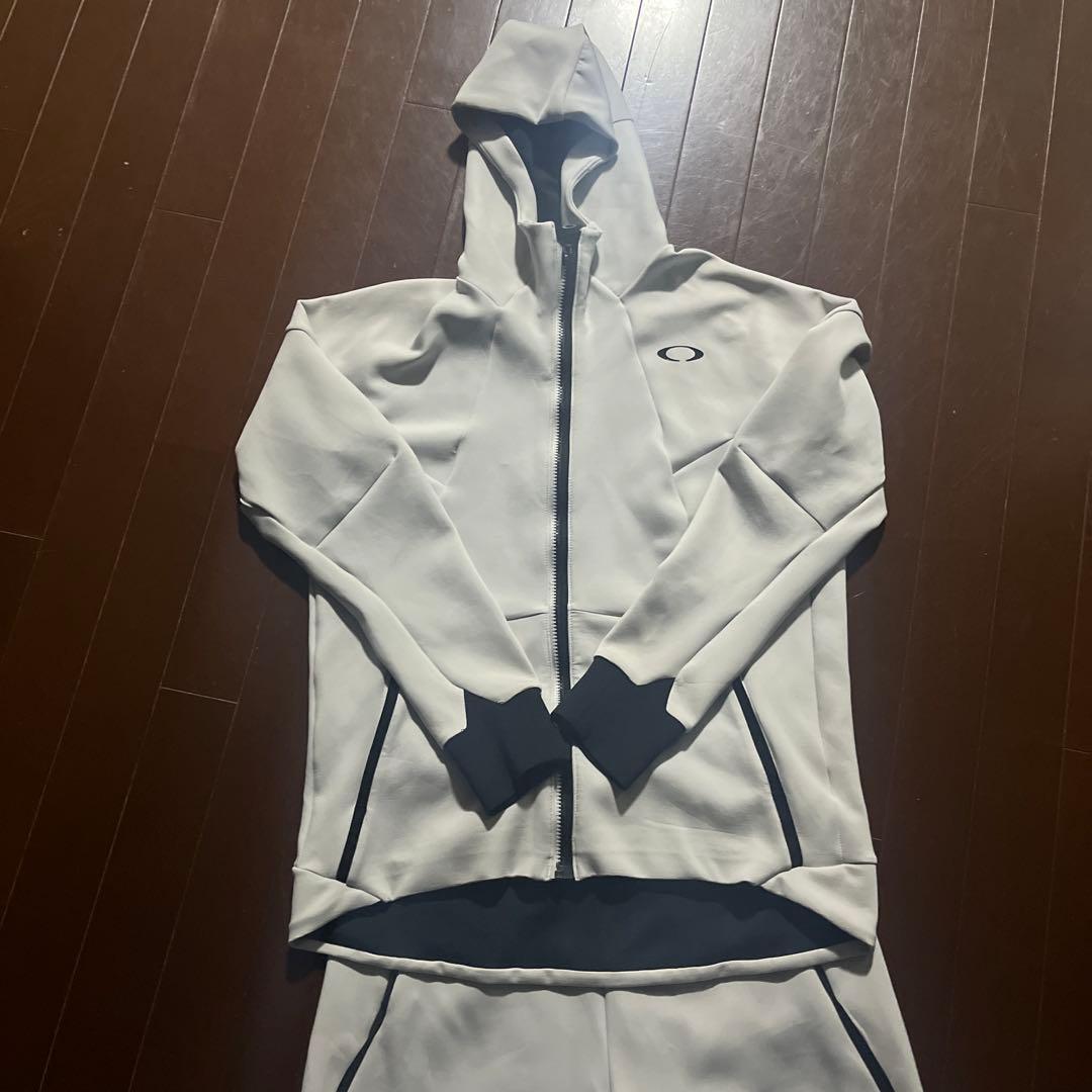 Oakley フード付きジャージ上下セット ホワイト