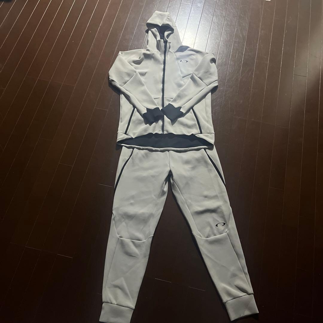 Oakley フード付きジャージ上下セット ホワイト