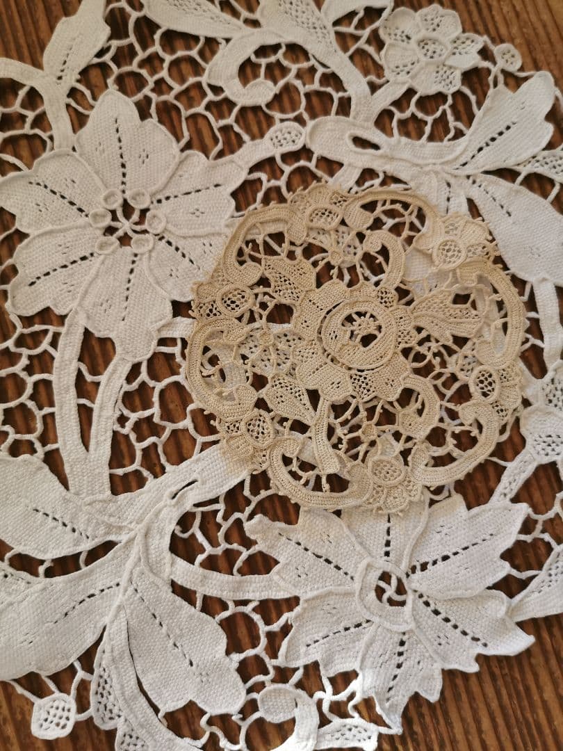 アンティーク ブラーノレース ポワンドヴェニス ローズ ニードルワークドイリー