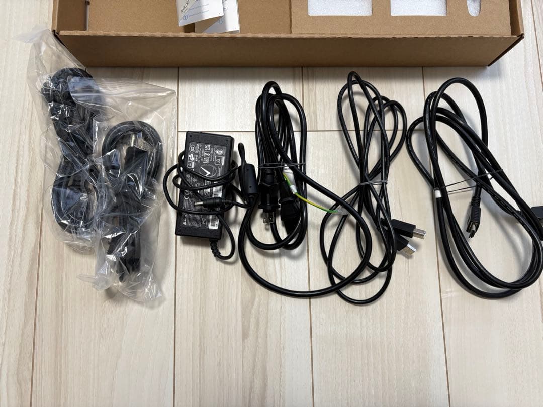 液タブ・ペンタブ Wacom Cintiq 22 (DTK2260K0D)