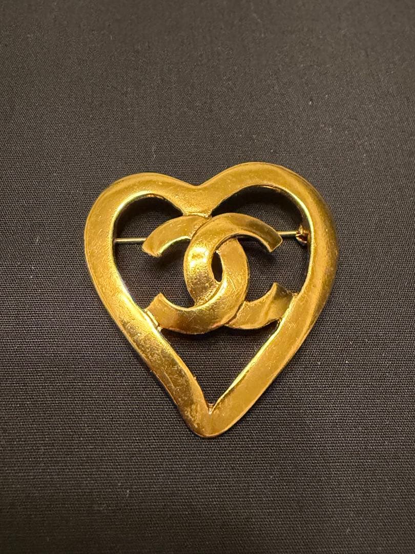 ⭐︎なるみ⭐︎CHANEL ハート型ブローチ 1980年製