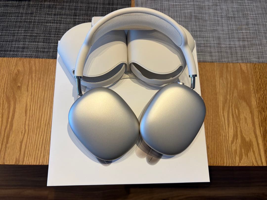 AirPods Max 2 Starlight 本体