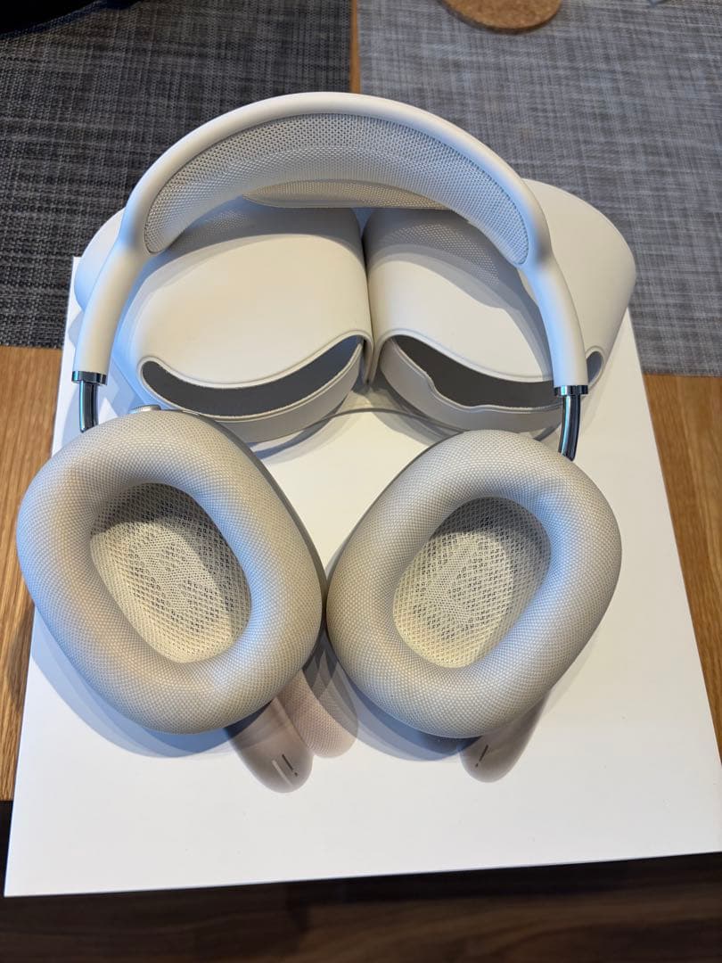 AirPods Max 2 Starlight 本体