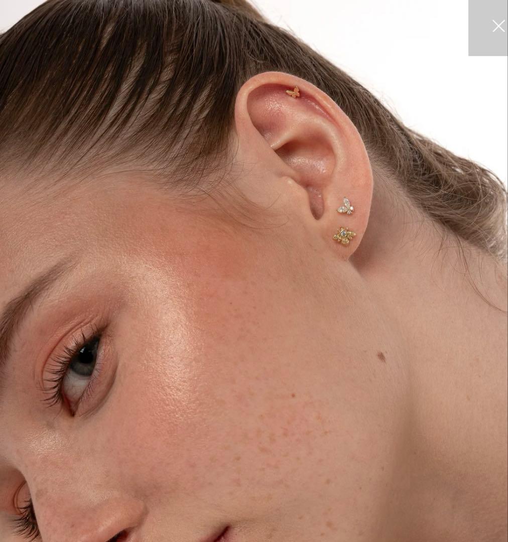 14K ソリッドゴールド シングル ミニ スパークル バタフライ ピアス