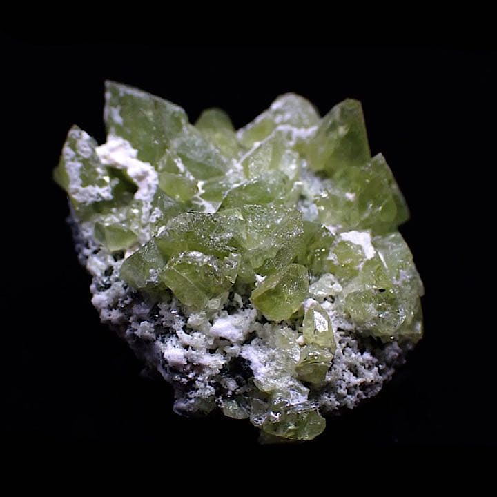 【パキスタン/バルチスタン産】スフェーンの群晶