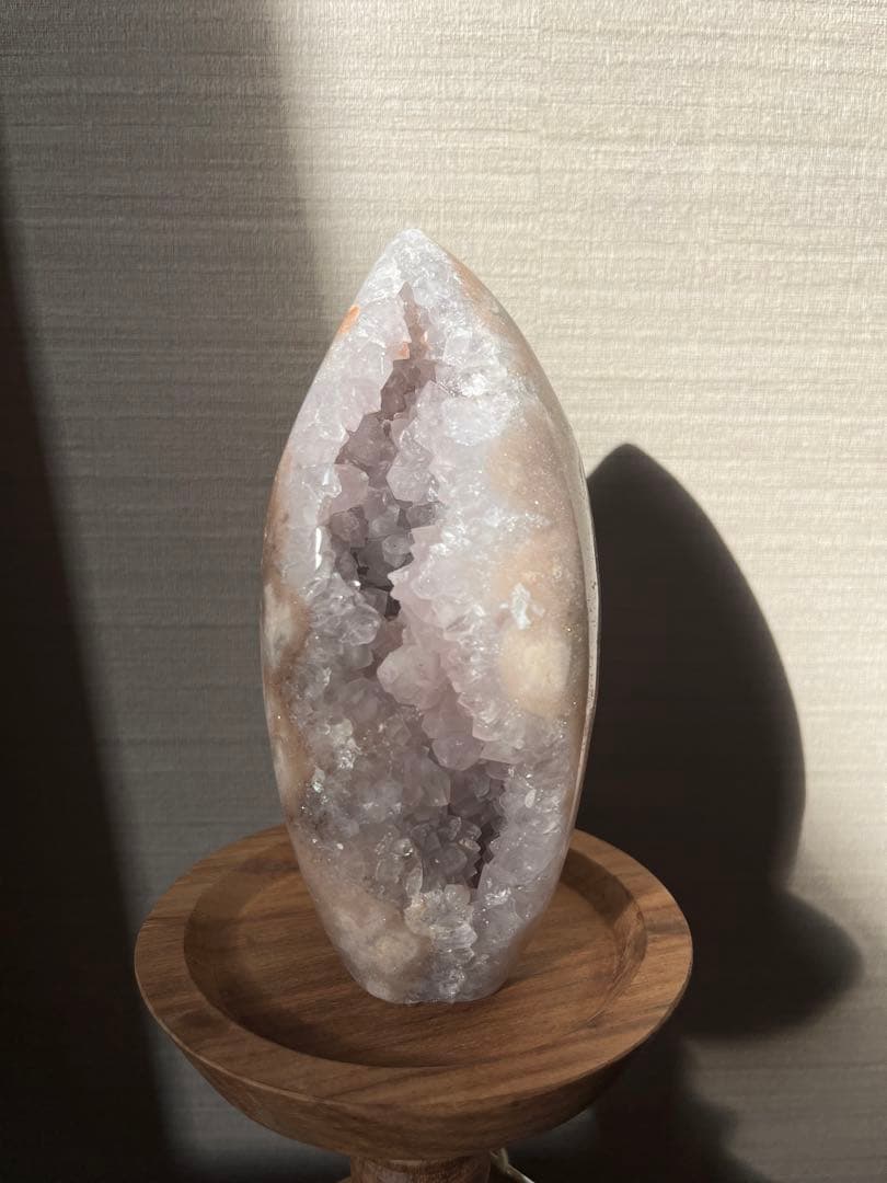 ピンクアメジスト×桜瑪瑙 共生ジオード 原石置物 ガラスドーム付