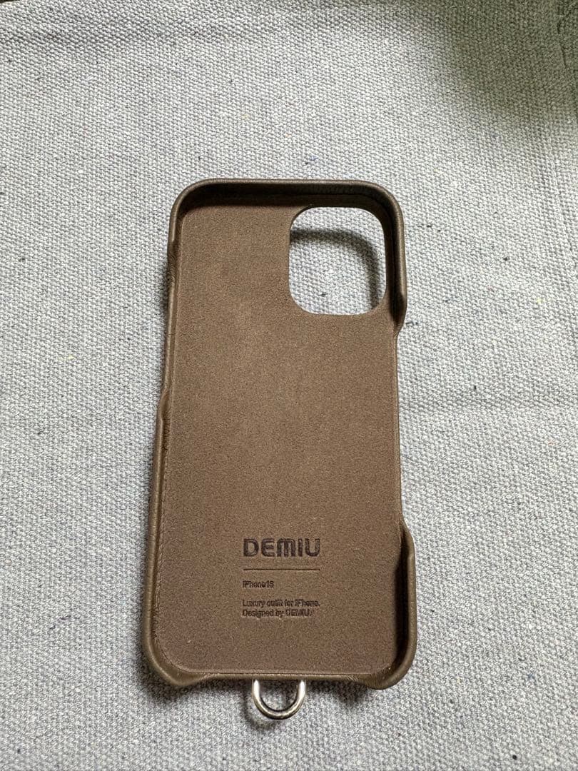 DEMIU iPhone16ケース、ハンドストラップ