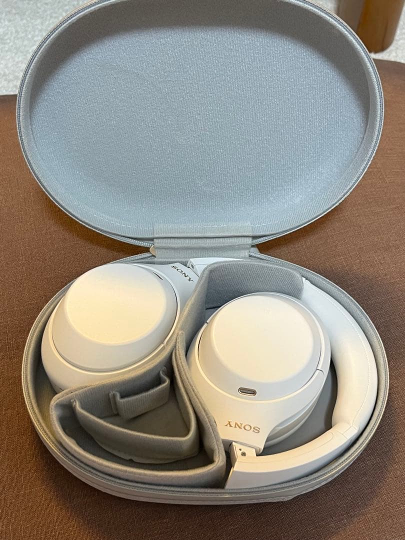 SONY WH-1000XM4 サイレントホワイト　おまけ付き