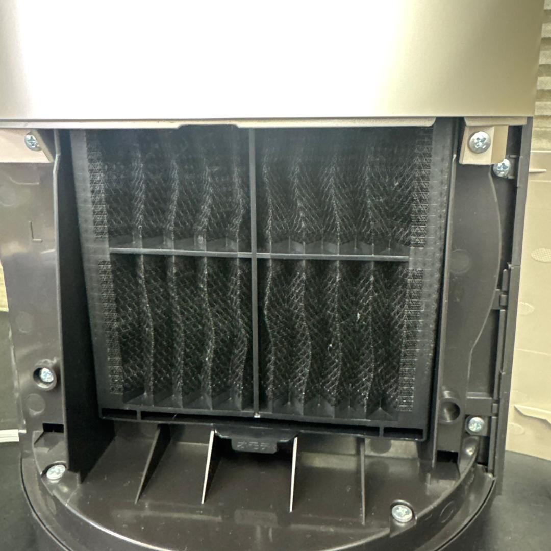 ☆シャープ　セラミックファンヒーター HOT＆COOL　PF-JTH1